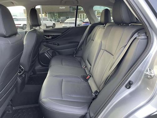 Ice Silver Metallic 2025 Subaru Outback Limited