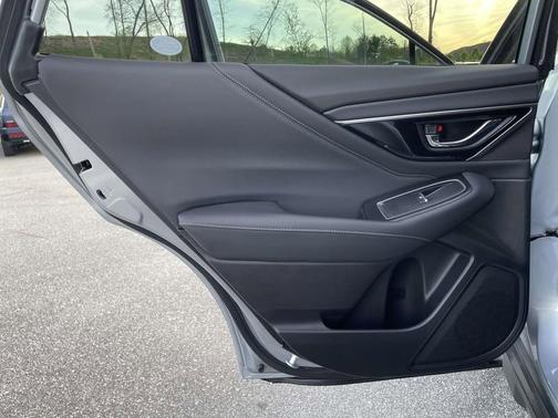 Ice Silver Metallic 2025 Subaru Outback Limited