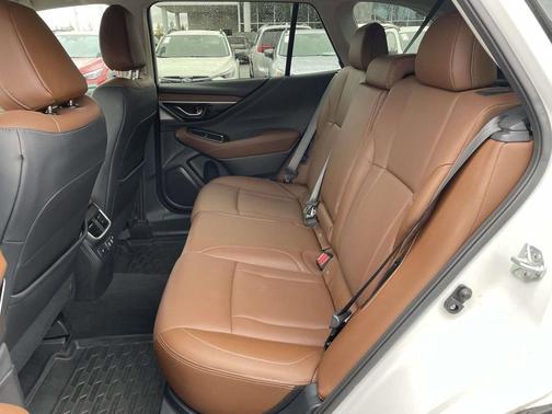 Crystal White Pearl 2022 Subaru Outback Touring