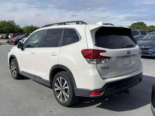 Crystal White Pearl 2023 Subaru Forester Limited