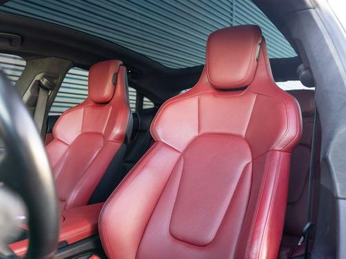 2023 Porsche Taycan GTS