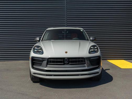 Chalk 2026 Porsche Macan T