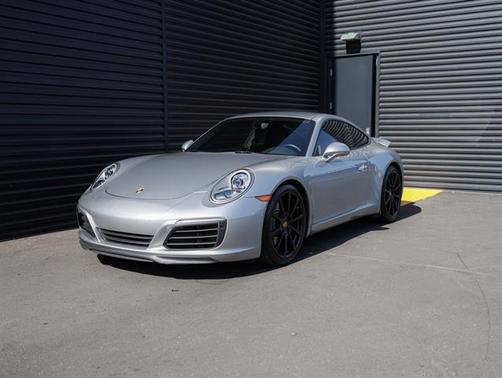 2017 Porsche 911 Carrera GTS
