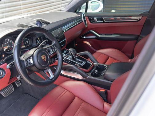 2020 Porsche Cayenne Turbo