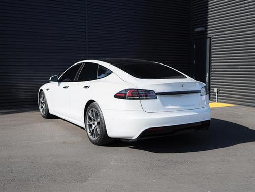 2022 Tesla Model S Base