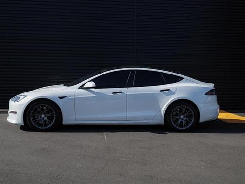 2022 Tesla Model S Base