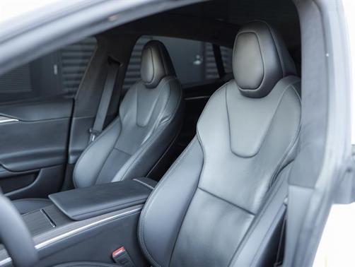 2022 Tesla Model S Base