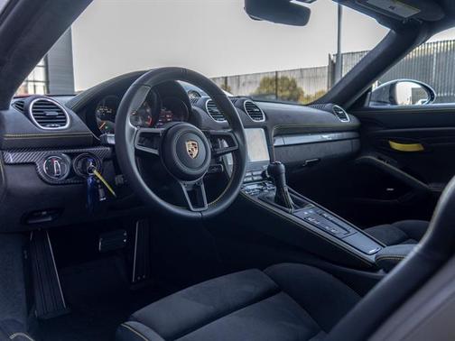2025 Porsche 718 Spyder RS