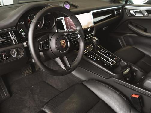 2025 Porsche Macan AWD