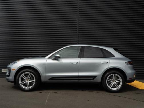 2025 Porsche Macan AWD