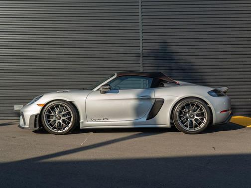 2025 Porsche 718 Spyder RS