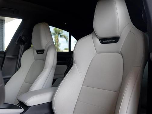 2025 Porsche Macan Electric