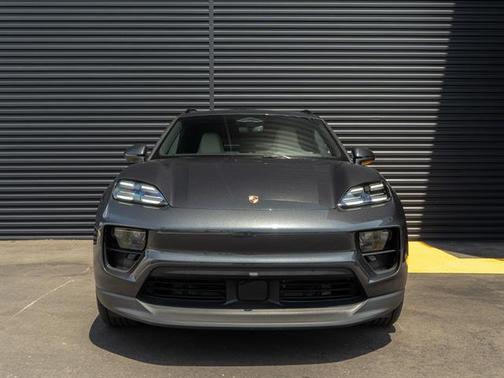 2025 Porsche Macan Electric