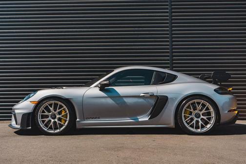 2024 Porsche 718 Cayman GT4 RS