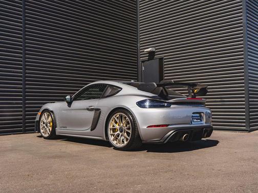 2024 Porsche 718 Cayman GT4 RS