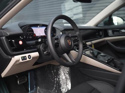 2025 Porsche Panamera 4