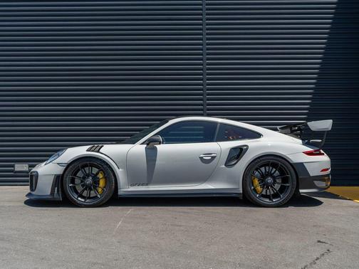 Chalk 2018 Porsche 911 GT2 RS
