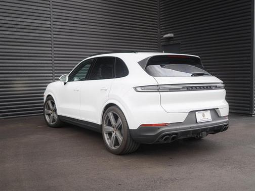 2024 Porsche Cayenne AWD