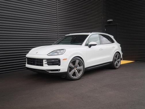 2024 Porsche Cayenne AWD