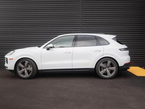 2024 Porsche Cayenne AWD