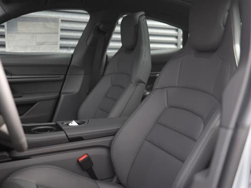 2025 Porsche Taycan RWD