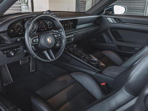 2024 Porsche 911 Carrera GTS