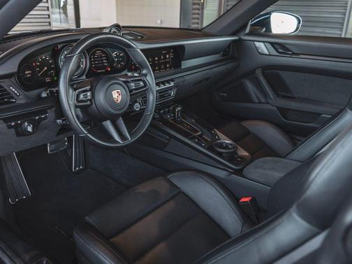 2024 Porsche 911 Carrera GTS