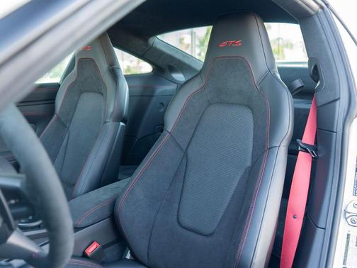 2026 Porsche 911 Carrera GTS