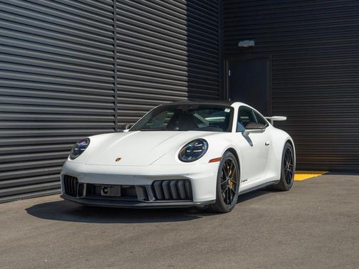 2026 Porsche 911 Carrera GTS
