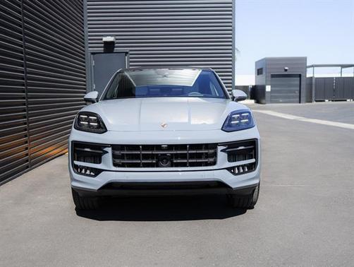2025 Porsche Cayenne S