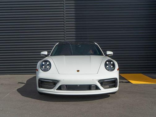 2023 Porsche 911 Carrera