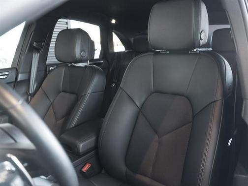 2025 Porsche Macan T