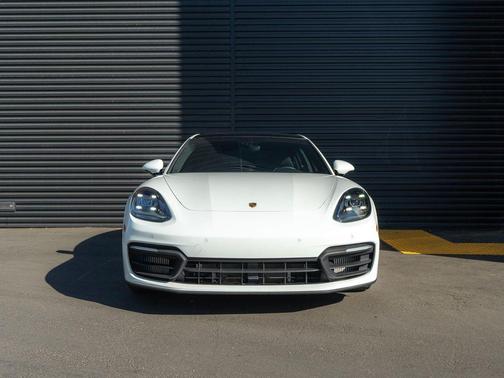 2022 Porsche Panamera 4S