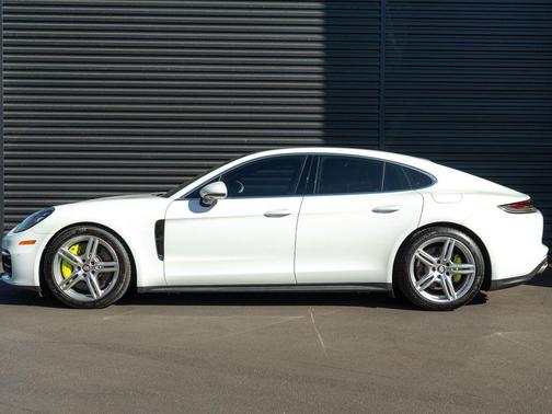 2022 Porsche Panamera 4S