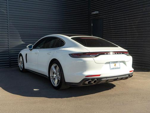 2022 Porsche Panamera 4S