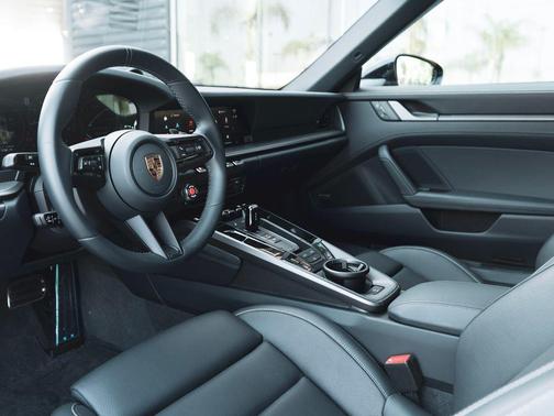 2025 Porsche 911 Carrera