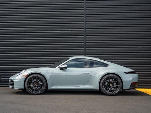 2025 Porsche 911 Carrera