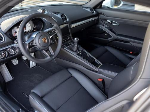 2025 Porsche 718 Cayman Style Edition