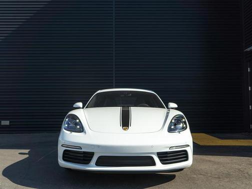 2025 Porsche 718 Cayman Style Edition