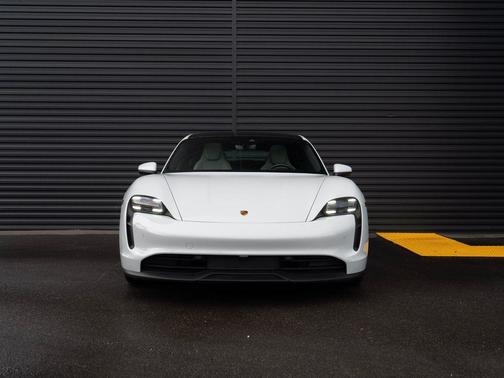 2022 Porsche Taycan 