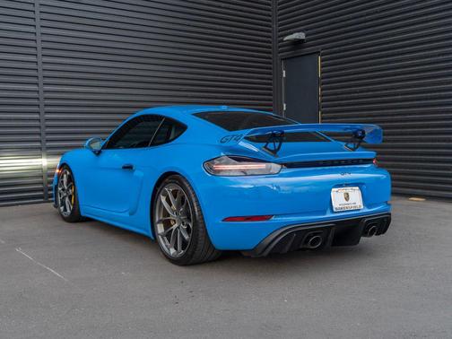 2022 Porsche 718 Cayman GT4