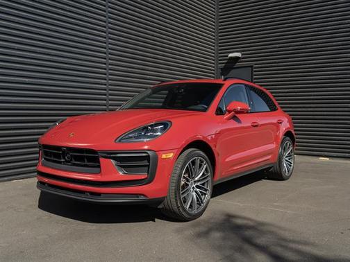2023 Porsche Macan AWD