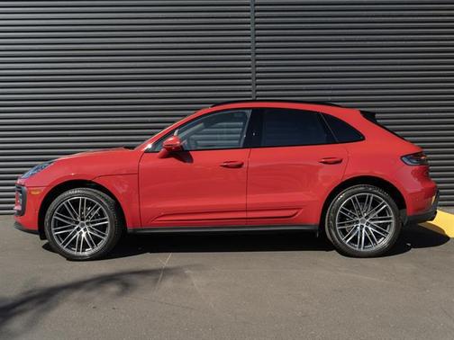 2023 Porsche Macan AWD