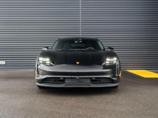 2023 Porsche Taycan 