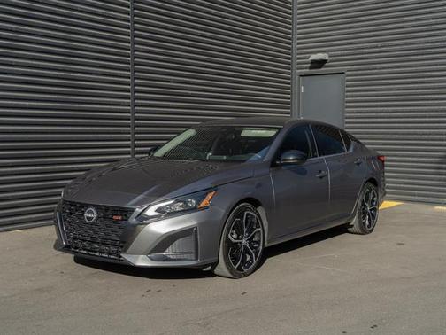 2023 Nissan Altima SR FWD