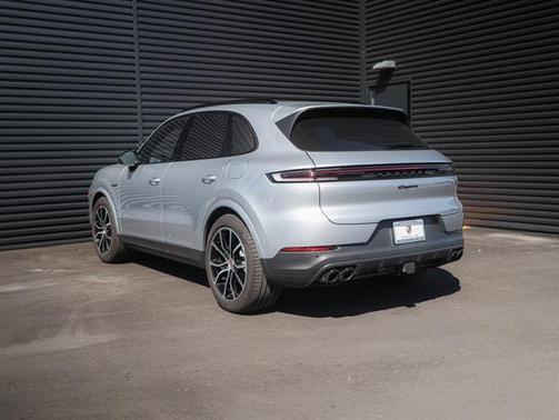 2025 Porsche Cayenne E-Hybrid S