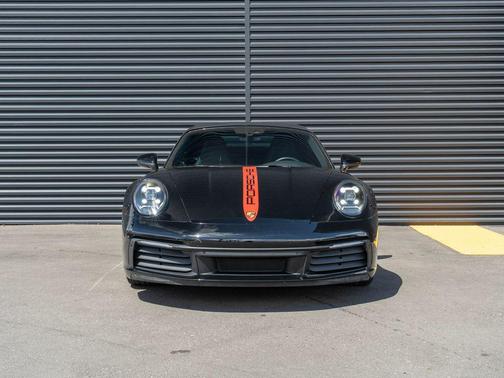 2021 Porsche 911 Carrera