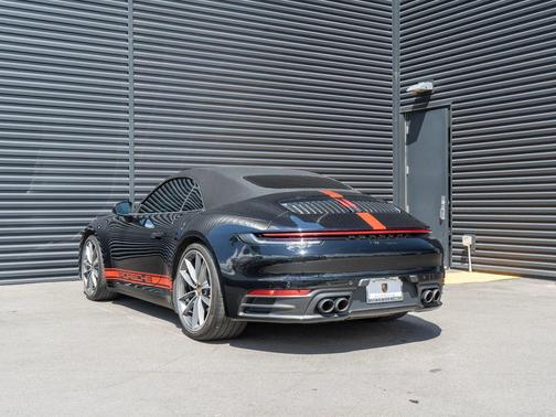 2021 Porsche 911 Carrera