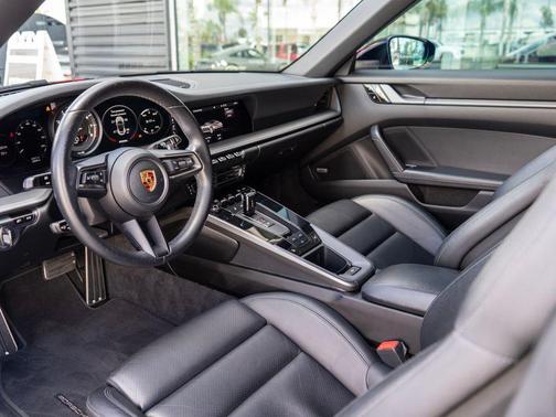 2021 Porsche 911 Carrera