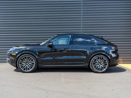 Chromite Black Metallic 2026 Porsche Cayenne Cayenne